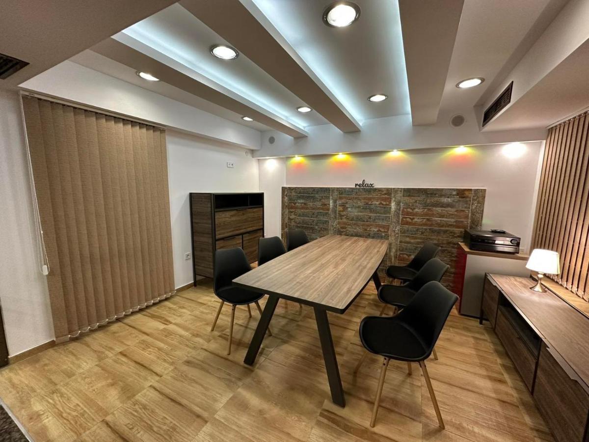 Хотел Аврора Haskovo Buitenkant foto